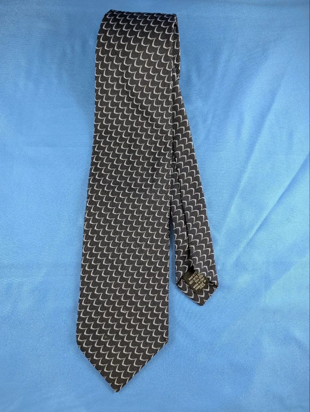 Armani Collezioni Navy and Silver Geometric Silk Tie